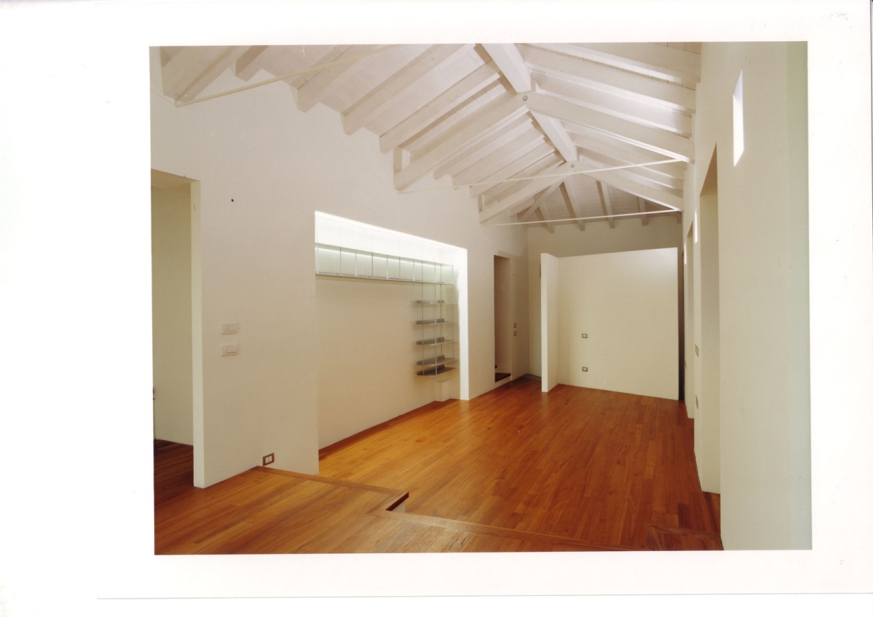 Como - Attic